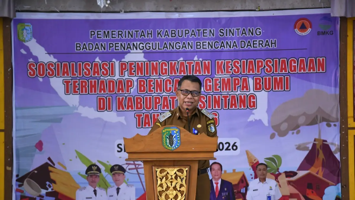 Staf Ahli Bupati Sintang Bidang Perekonomian, Pembangunan, dan Keuangan, Helmi menekankan pentingnya edukasi yang tepat agar masyarakat memahami langkah yang harus dilakukan saat gempa kembali terjadi di wilayah Sintang. (ISTIMEWA)