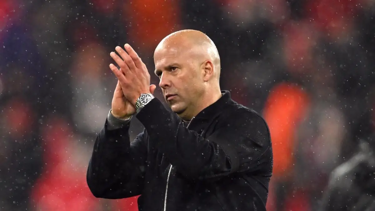 Arne Slot menegaskan tetap fokus membangun Liverpool untuk musim depan meski diterpa spekulasi. (DOK LIVERPOOL)

