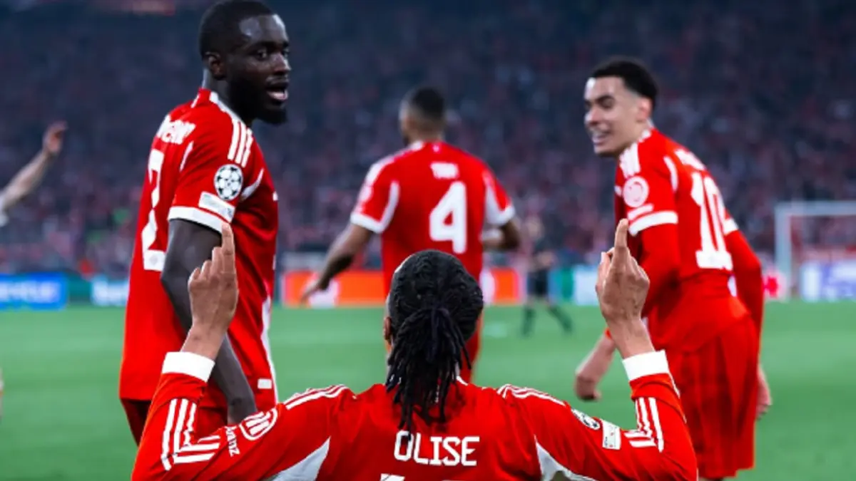 Michael Olise merayakan golnya memastikan langkah Bayern Munchen ke babak semifinal Liga Champions. (INSTAGRAM/@m.olise)