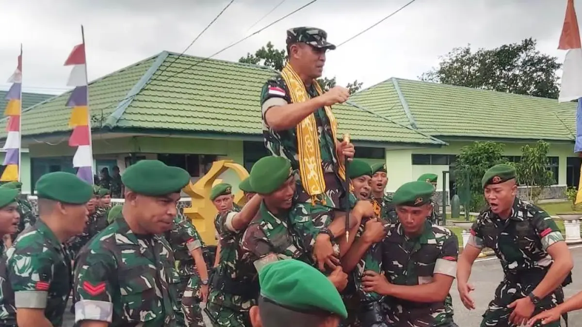 Pangdam saat melaksanakan kunjungan kerja ke Markas Denzipur Anjongan.