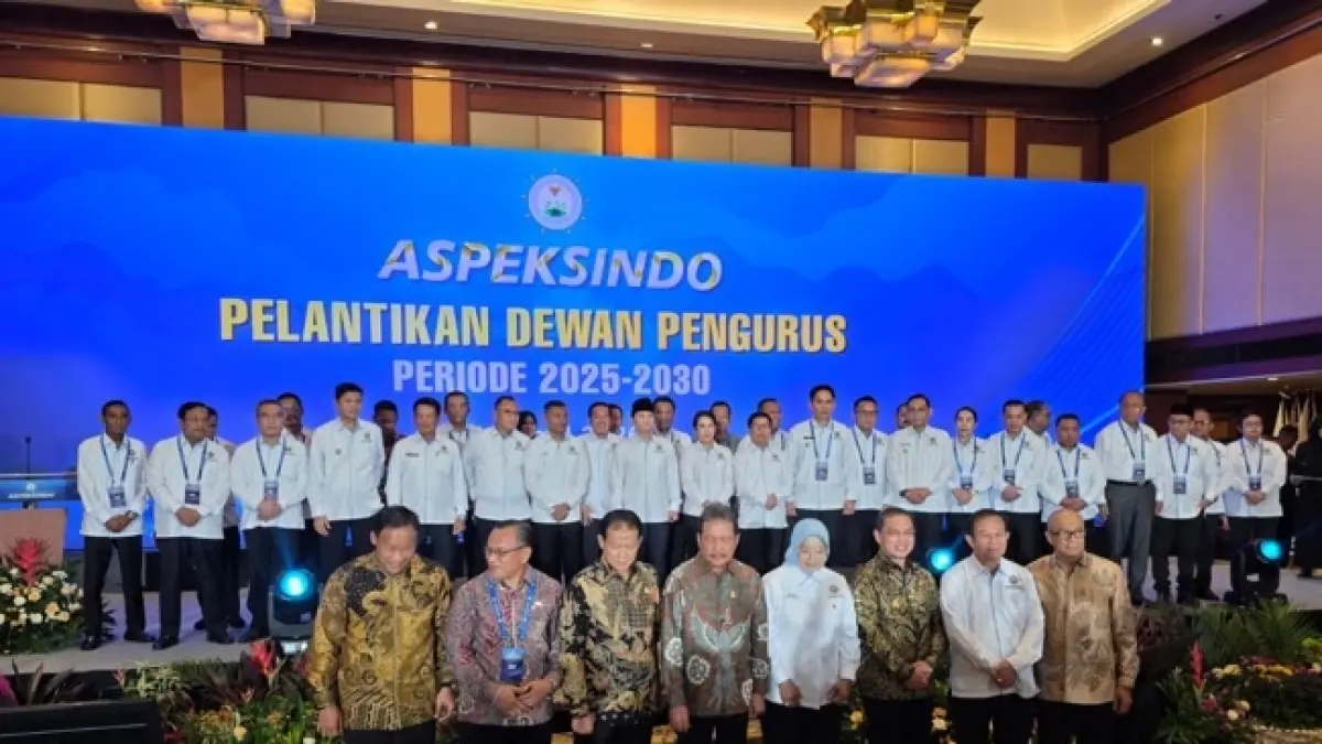 PELANTIKAN: Pelantikan Dewan Pengurus Aspeksindo periode 2025-2030. Wali Kota Singkawang Tjhai Chui Mie turut dilantik sebagai Wakil Bendahara Umum. (ISTIMEWA)