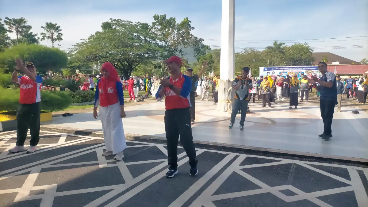Gebyar Hari Pendidikan Nasional (Hardiknas) tahun 2026 di Halaman Kantor Wali Kota Singkawang, Kamis (16/4).