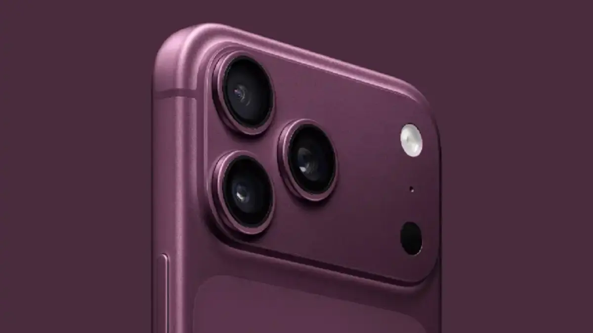 Render bocoran warna Dark Cherry untuk iPhone 18 Pro yang disebut jadi warna andalan 2026. (Dok. Apple)