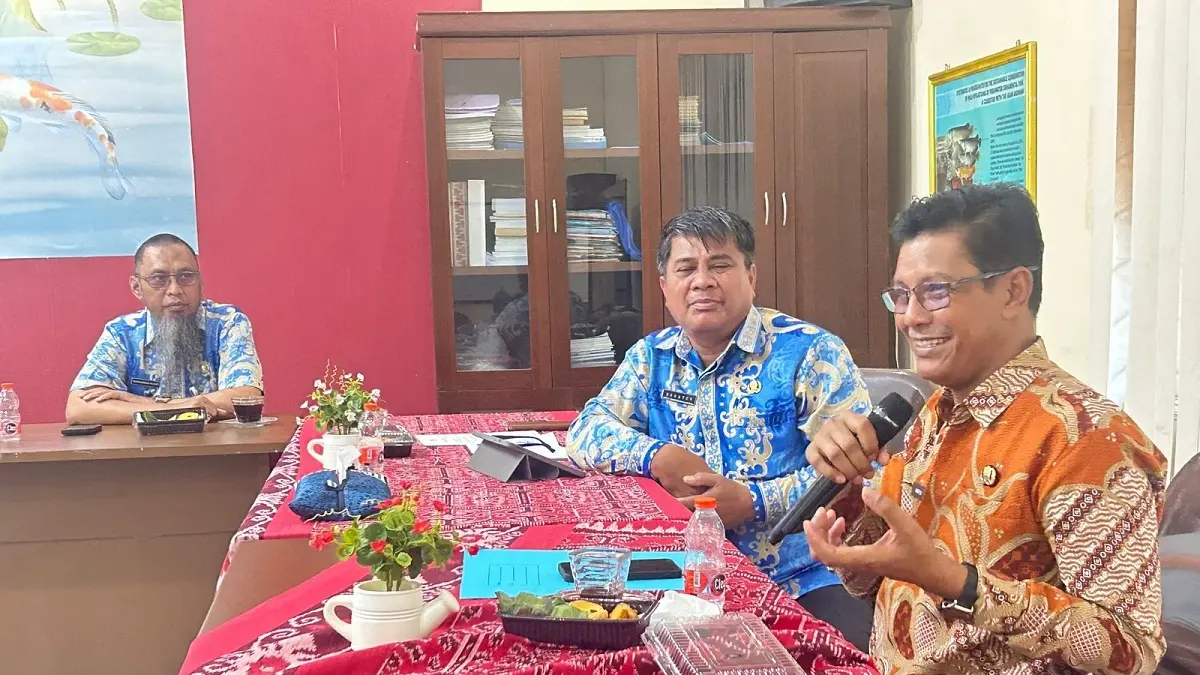 Wakil Bupati Kayong Utara Amru Chanwari saat audiensi bersama Dinas Kelautan dan Perikanan Provinsi Kalimantan Barat. (PROKOPIM)