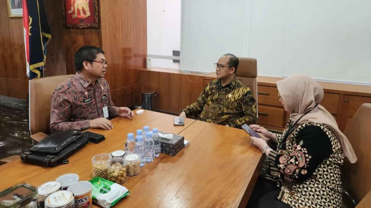 Kakanwil Kemenkum Kalbar Jonny Pesta Simamora berkoordinasi dengan Ditjen AHU di Jakarta pada Kamis (16/4). (DOK KANWIL KEMENKUM KALBAR)