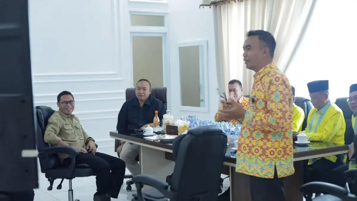 Panitia MTQ Ketapang memaparkan kesiapan Kecamatan Muara Pawan sebagai tuan rumah MTQ XXXIII Ketapang 2026, Kamis (16/4). (ISTIMEWA)