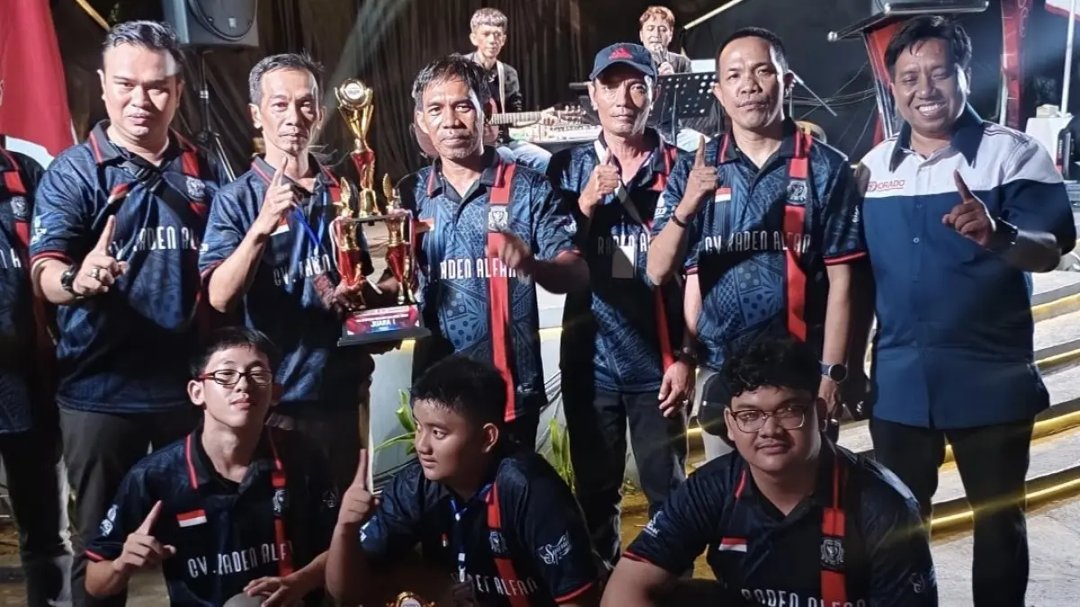 Para atlet Orado senior dan junior asal Ketapang berhasil menjuarai Kejurprov Orado Kalbar, Kamis (16/4) malam. (ISTIMEWA)