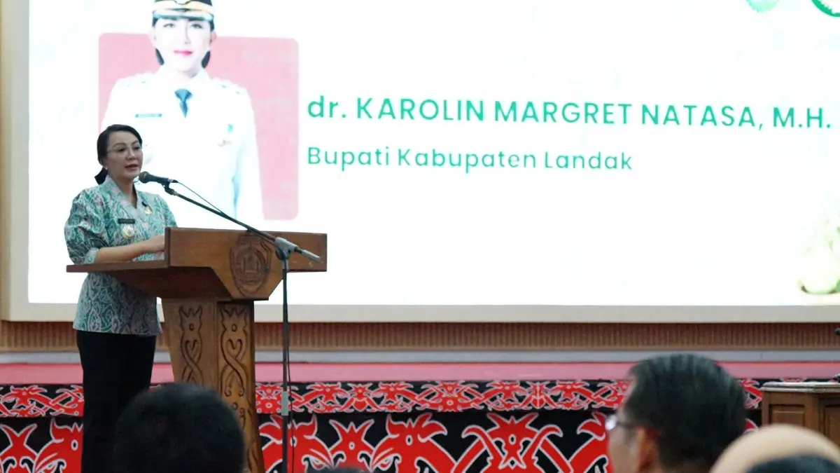  Bupati Landak Karolin Margret Natasa menghadiri halalbihalal Dharma Wanita Persatuan (DWP) Kabupaten Landak di aula besar kantor bupati pada Kamis (16/4) (ISTIMEWA)