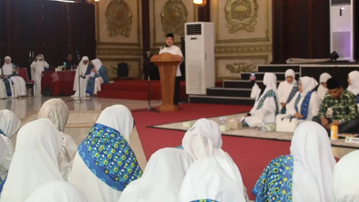 Gubernur Kalbar saat menghadiri kegiatan Halal Bihalal Badan Kontak Majelis Taklim (BKMT) Provinsi Kalbar di Pendopo Gubernur Kalimantan Barat, Sabtu (18/4). (ADPIM PEMPROV KALBAR)