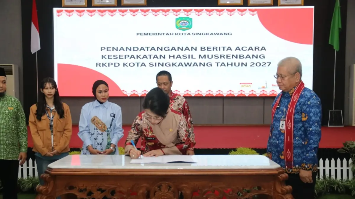 MUSRENBANG: Sekda Kalbar, Harisson saat menghadiri Musyawarah Perencanaan Pembangunan (Musrenbang) RKPD Tahun 2027 Kota Singkawang. (Adpim Pemrov Kalbar)