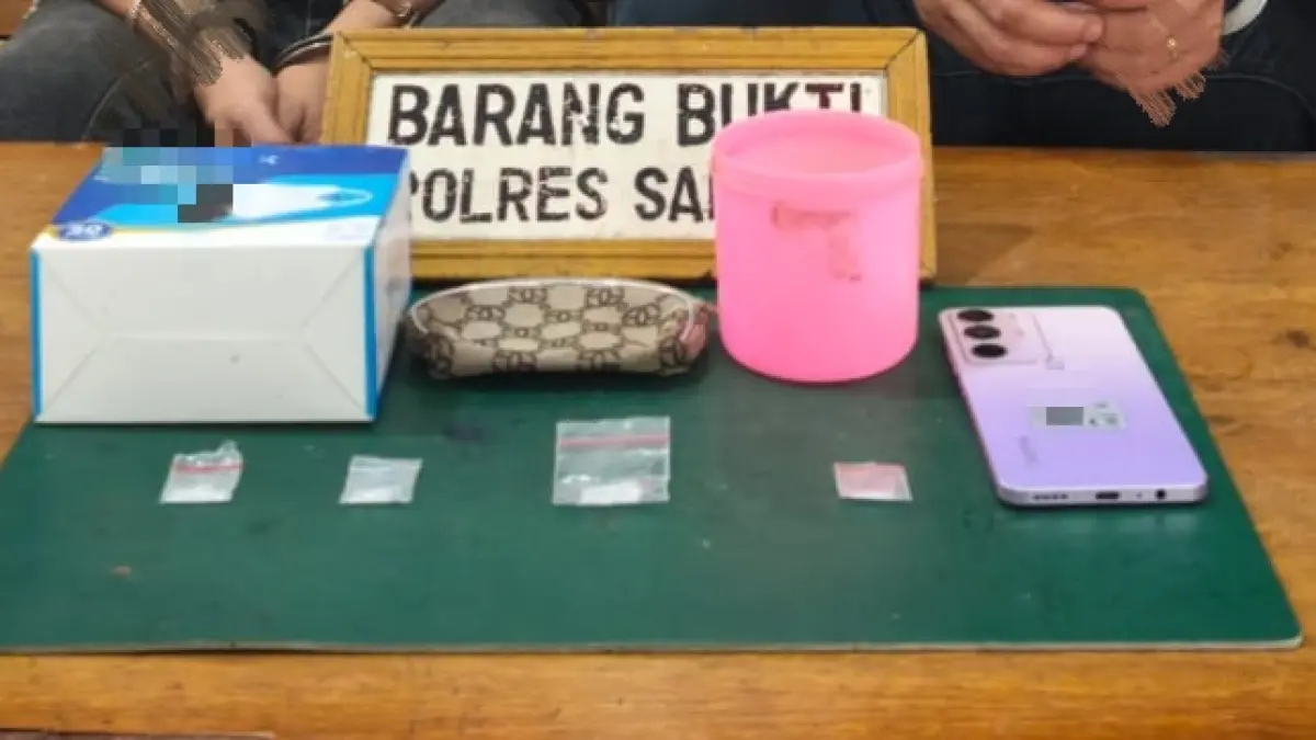Barang bukti narkoba yang diamankan polisi dari tangan S alias A (33) dan H alias A (38). (ISTIMEWA)