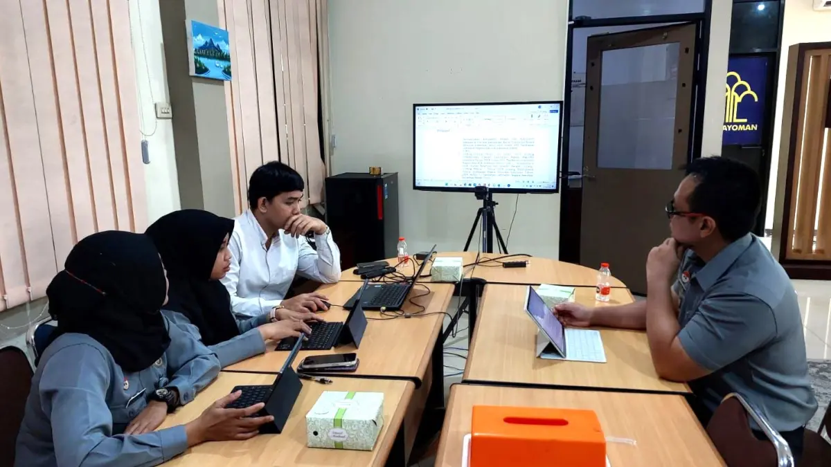 Kantor Wilayah Kementerian Hukum Kalimantan Barat menggelar rapat hamonisasi Raperbup Melawi pada Selasa (21/4). (DOK KANWIL KEMENKUM KALBAR)