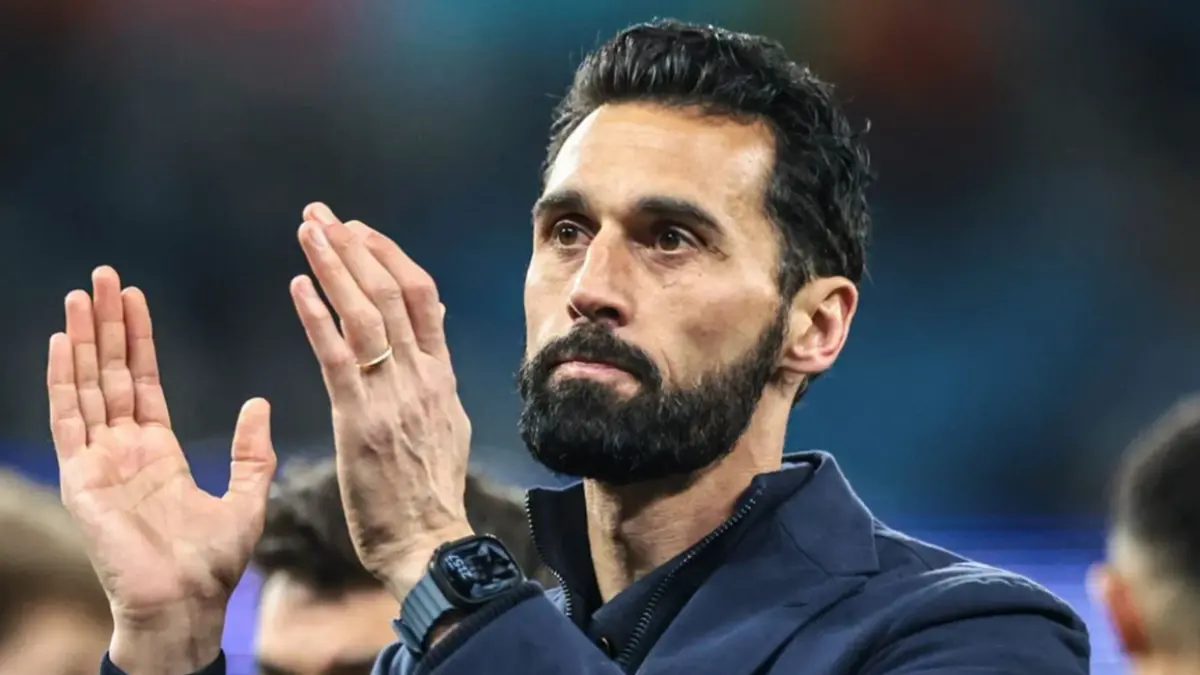 Pelatih Real Madrid, Alvaro Arbeloa yang menyebut timnya lebih mudah juara Liga Champions daripada La Liga. (INSTAGRAM/@realmadrid)