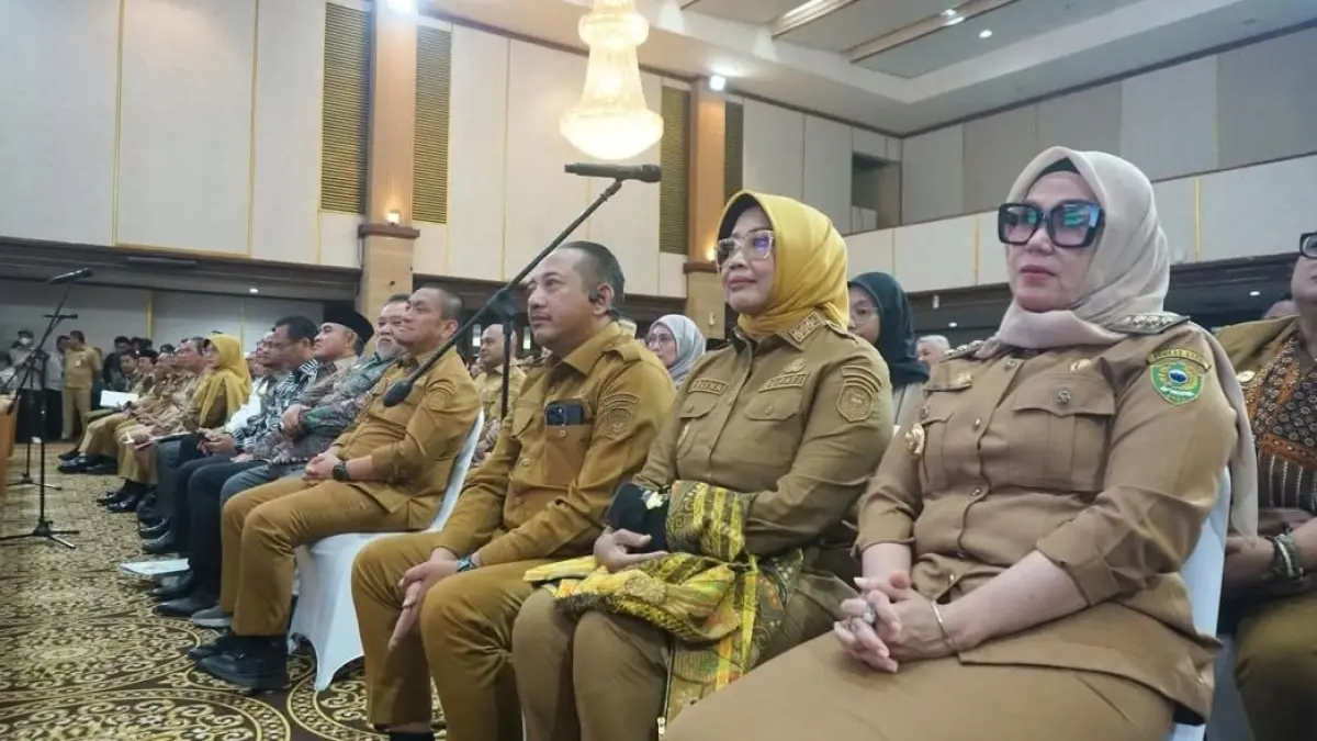 Bupati Erlina (dua dari kanan) saat menghadiri rakor Kementan RI pada Senin (20/4) di Jakarta.
