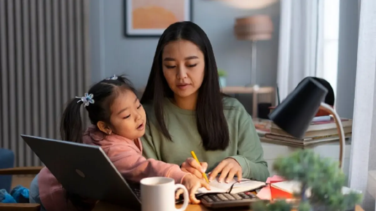 Ilustrasi ibu bekerja (FREEPIK)