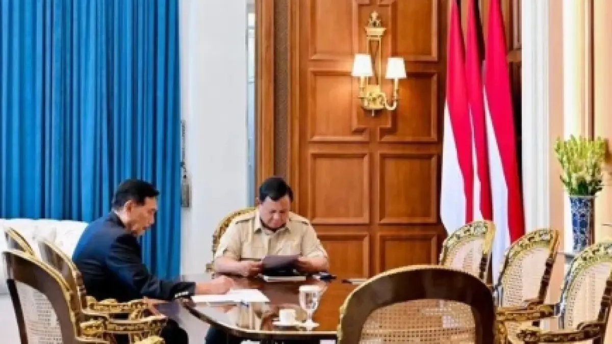 Ketua DEN Luhut Binsar Pandjaitan menyampaikan kepada Presiden Prabowo Subianto, soal proyeksi ekonomi nasional di tengah tekanan global. (DEN)