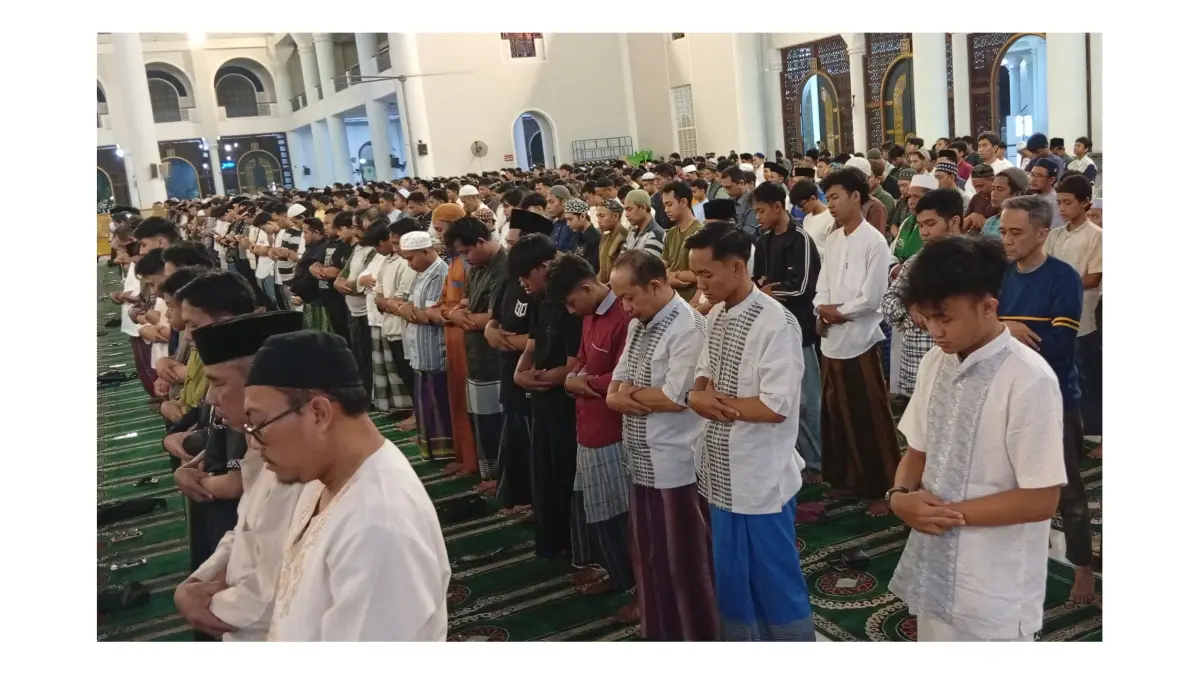 Salat di awal waktu dengan berjamaah 