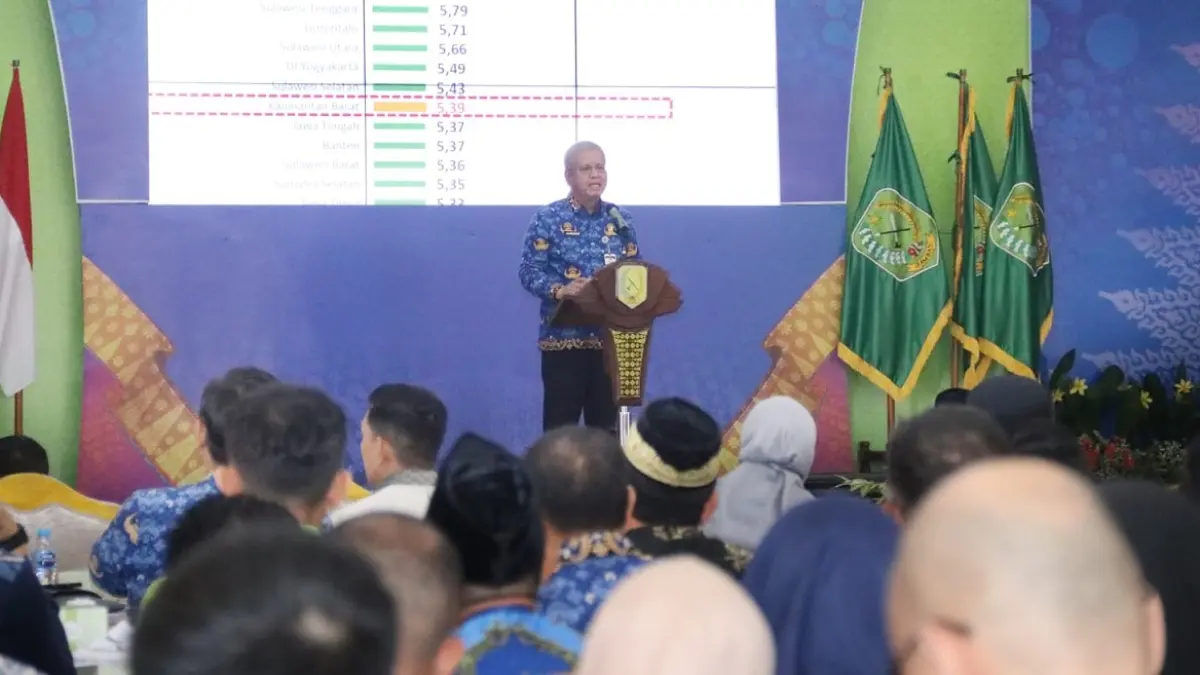Sekda Kalbar Harisson saat menghadiri Musrenbang Kabupaten Sambas. (Adpim Pemprov Kalbar)