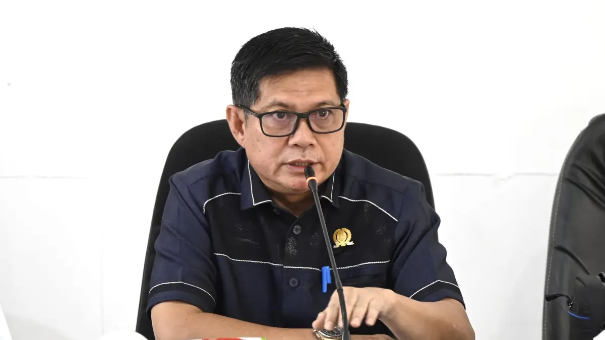 Wakil Ketua DPRD Ketapang, Syaidianur, memimpin rapat bersama OPD membahas pengelolaan aset daerah, Selasa (21/4). (ISTIMEWA)