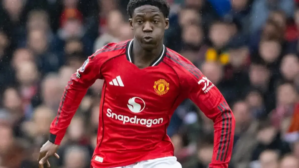 Kobbie Mainoo bakal perpanjang kontrak bersama Manchester United. (Dok. Manchester United)