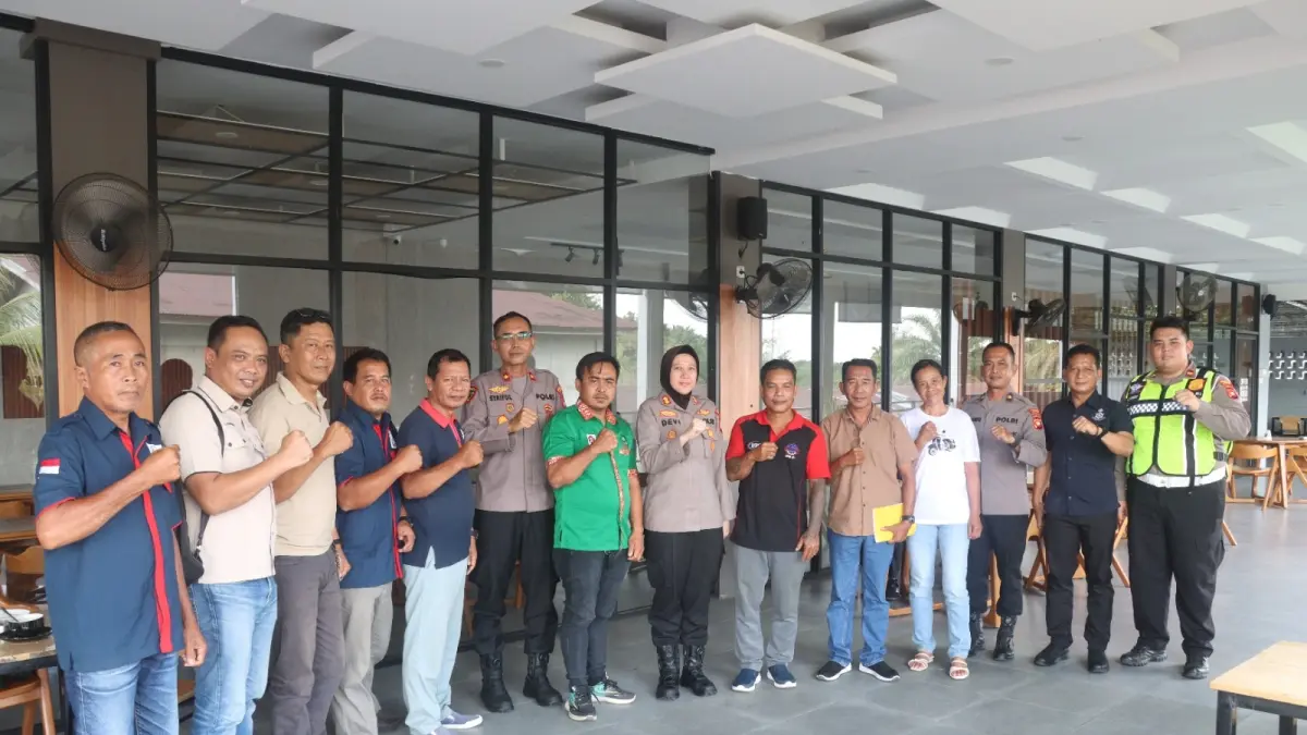 Polres Landak menggelar pertemuan bersama sejumlah persatuan buruh di wilayah tersebut di Ngabang pada Selasa (21/4). (DOK POLRES LANDAK)