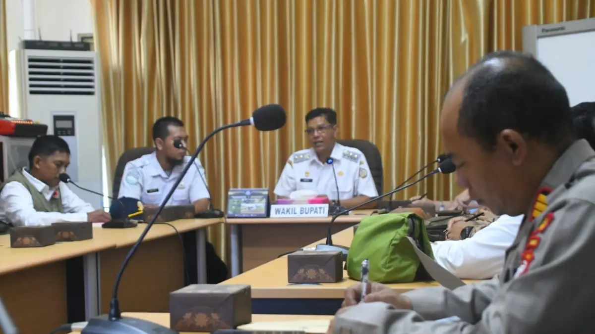 Rapat koordinasi penanggulangan karhutla sebagai tindak lanjut arahan Menteri Koordinator Bidang Politik dan Keamanan. (PROKOPIM KKU)