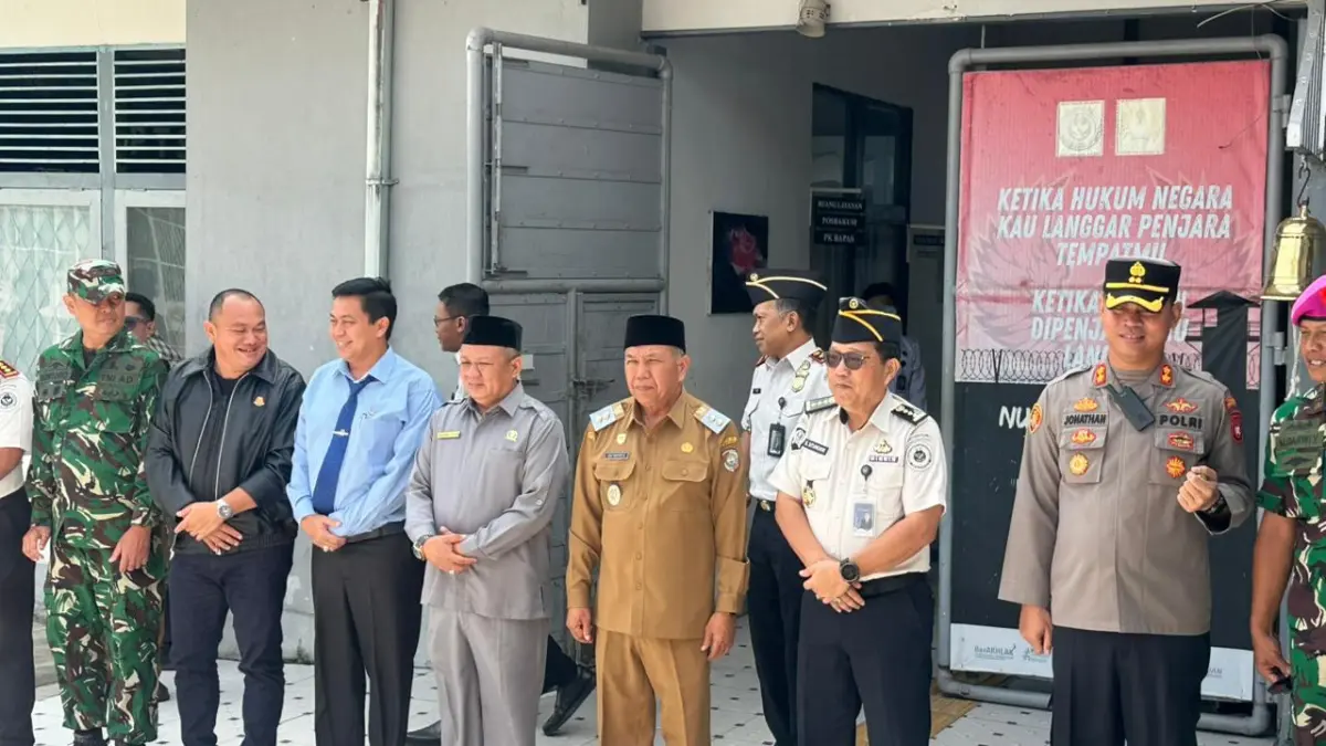 Safruddin Asra (sebelah kiri Wabup) menghadiri Serijab Karutan Mempawah