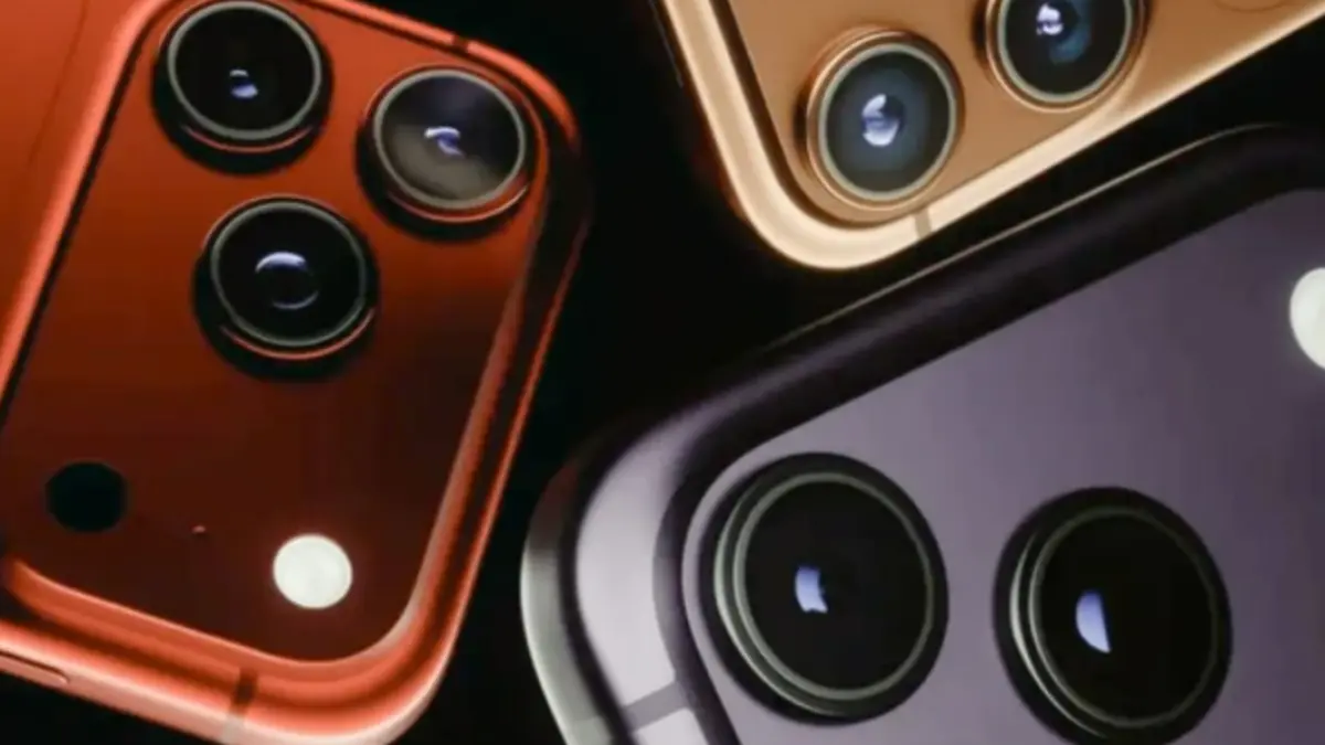 Ilustrasi iPhone 18 Pro dengan kamera aperture variabel yang bisa menyesuaikan cahaya otomatis (Dok. Apple)