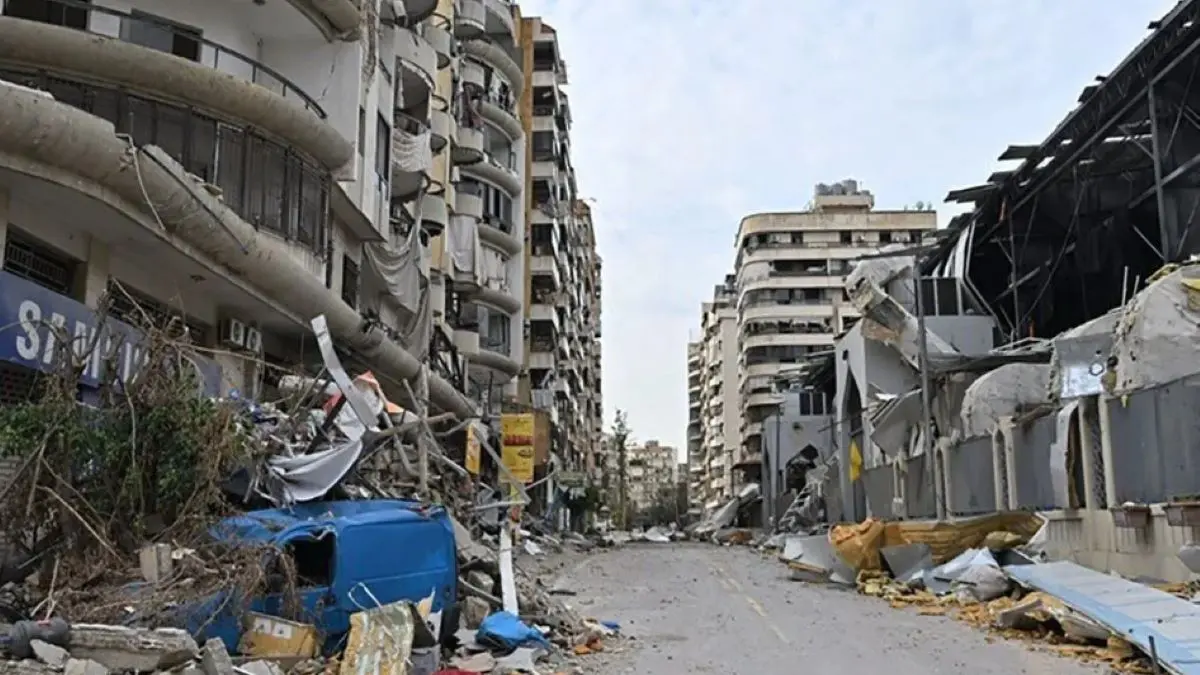 Jalan-jalan wilayah Dahieh yang hancur akibat serangan Israel pada 17 April 2026 di Beirut, Lebanon. (ANTARA)
