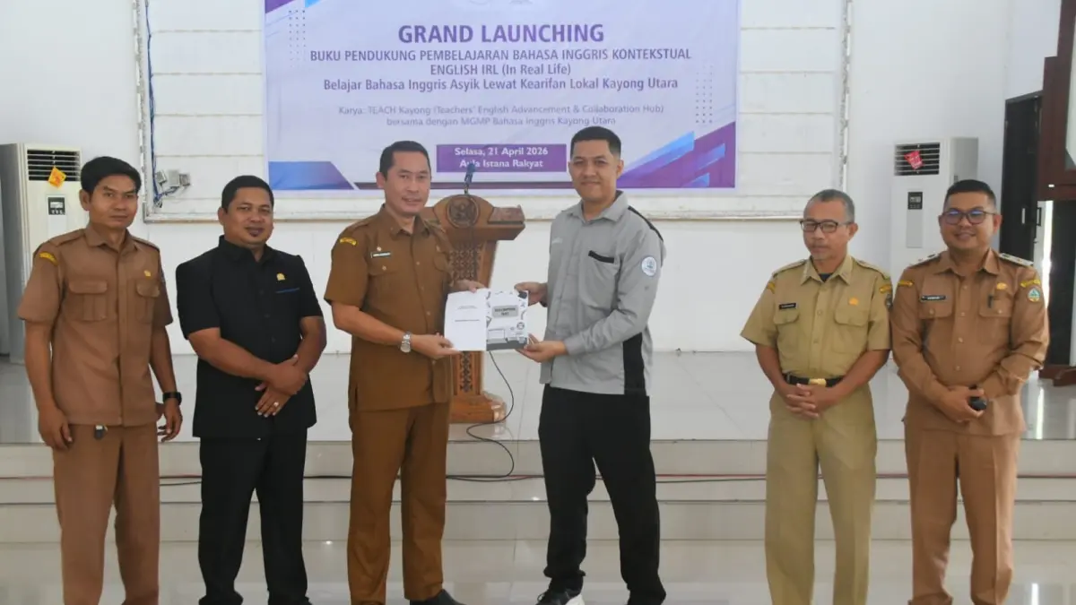 Peluncuran buku pendukung pembelajaran Bahasa Inggris tingkat SMP. (PROKOPIM KKU)