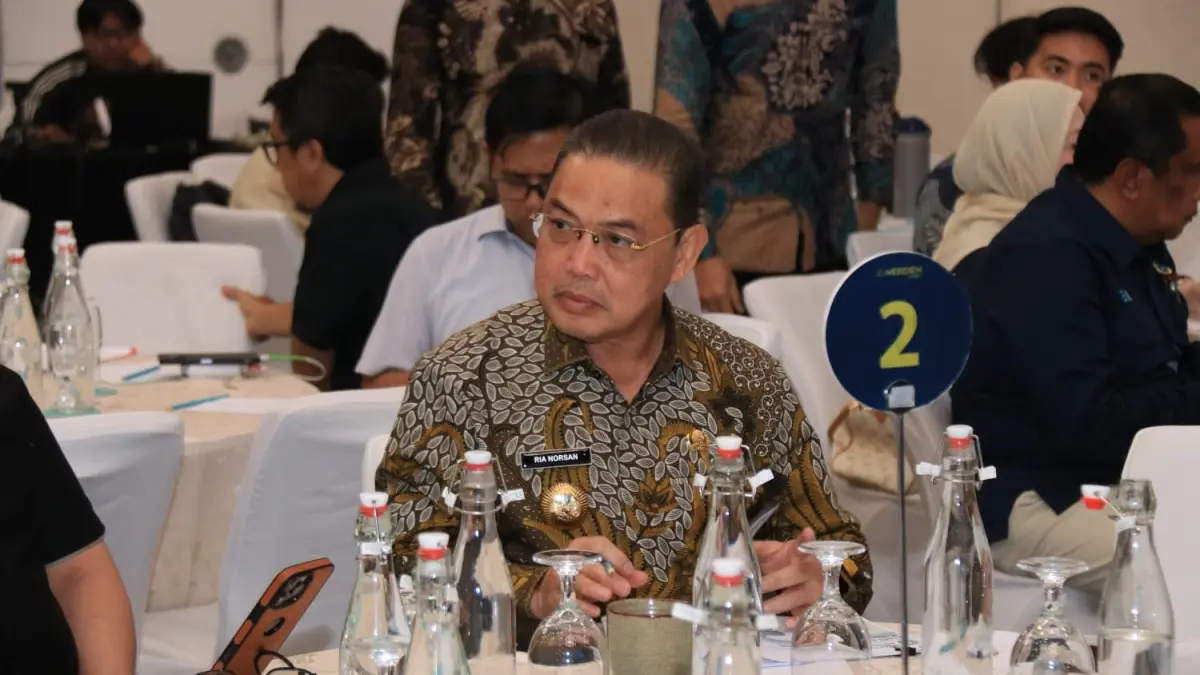 Gubernur Ria Norsan saat menghadiri Dialog Nasional yang diselenggarakan oleh Kementerian Koordinator Bidang Pangan dengan tema Transformasi Pengelolaan Kelapa Sawit Berkelanjutan untuk Kemandirian Pangan. (Adpim Pemprov Kalbar)