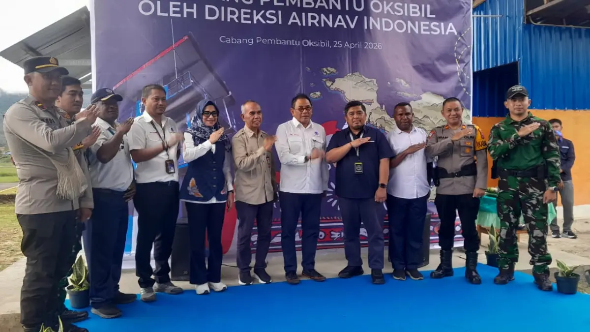 Direktur Utama AirNav Indonesia meresmikan tower navigasi udara baru di Oksibil, Papua Pegunungan.