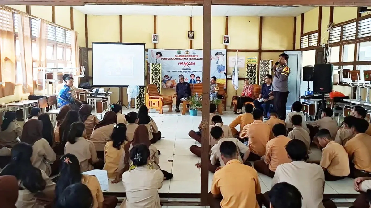 Mukti Group menjalankan komitmen akan kepeduliannya pada dunia pendidikan dan masa depan peserta didik melalui talkshow interaktif bahaya dan pencegahan penyalahgunaan narkoba di Melawi.