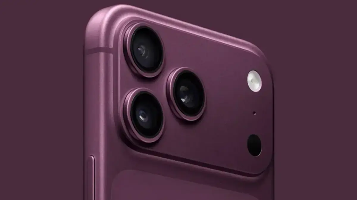 Penampakan dummy iPhone 18 Pro Max yang memperlihatkan Dynamic Island lebih kecil. (Dok. Int)