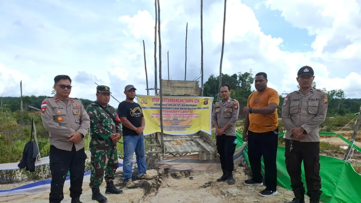 Tim gabungan saat melakukan pengecekan kegiatan tambang illegal di Bukit Batu Seberuang hanya ditemukan sisa-sisa kegiatan PETI. (DOK POLRES KAPUAS HULU)
