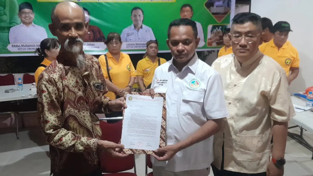 Pengurus Vihara Tridharma Catur Arya Satyani serahkan surat ke Ketua Umum DPP Berani untuk memfasilitasi bisa lakukan hearing ke Komisi VIII DPR RI.