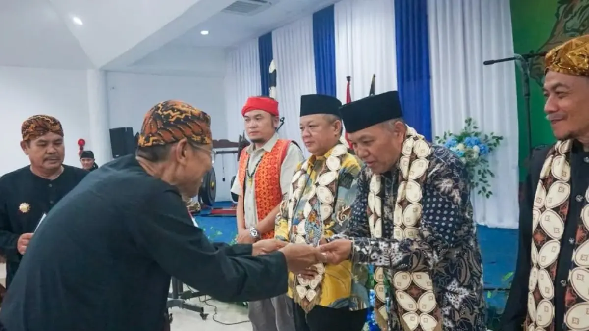 Wakil Bupati Juli Suryadi bersama para pejabat menghadiri pengukuhan Pengurus PTIS Kabupaten Mempawah