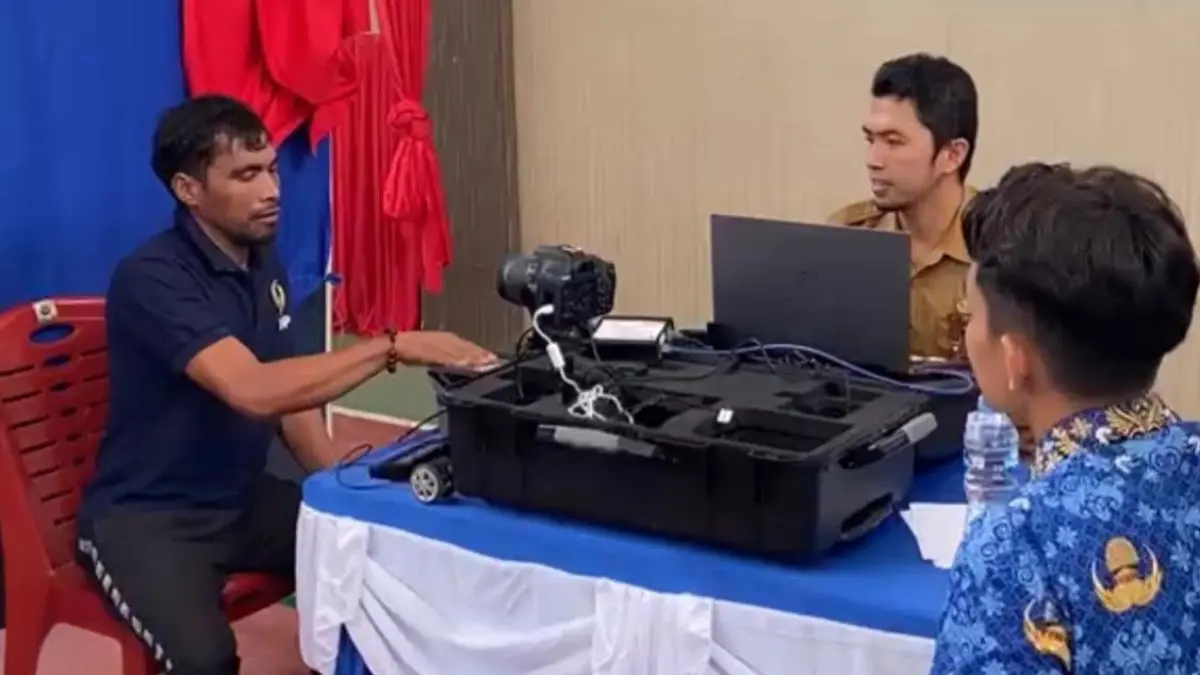 Layanan perekaman e-KTP di Lapas Singkawang untuk memastikan setiap warga binaan memiliki identitas kependudukan yang sah.