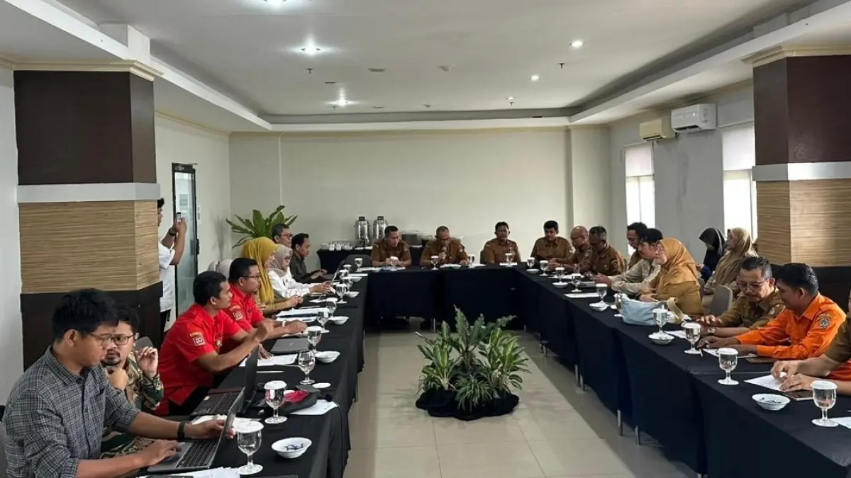  Rapat Koordinasi Pengendalian Kebakaran Hutan dan Lahan (Karhutla) di Kabupaten Ketapang dan Kabupaten Kayong Utara. (PROKOPIM KKU)