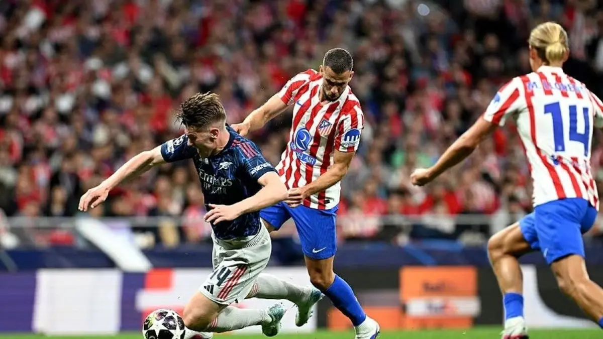 Aksi duel pemain Atletico Madrid dan Arsenal dalam laga semifinal Liga Champions yang diwarnai kontroversi VAR. (DOK. ARSENAL)