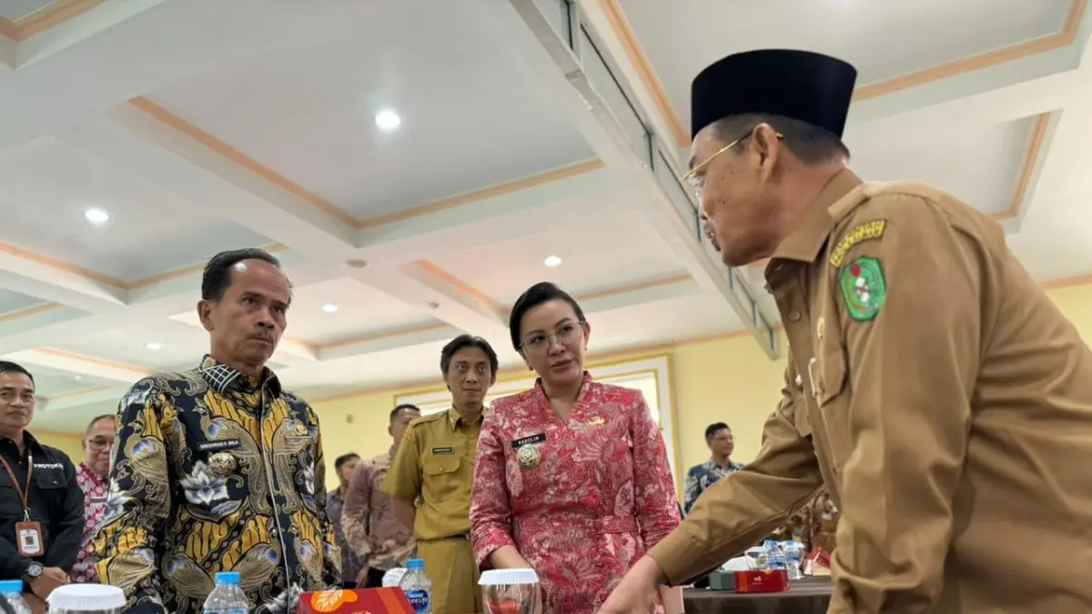 Bupati Landak Karolin Margret Natasa mengikuti Rakor awal GTRA provinsi Kalbar 2026 di Aula Khatulistiwa Kantor Wilayah BPN Provinsi Kalbar, Selasa (28/4). (DOK HUMAS PEMKAB LANDAK)