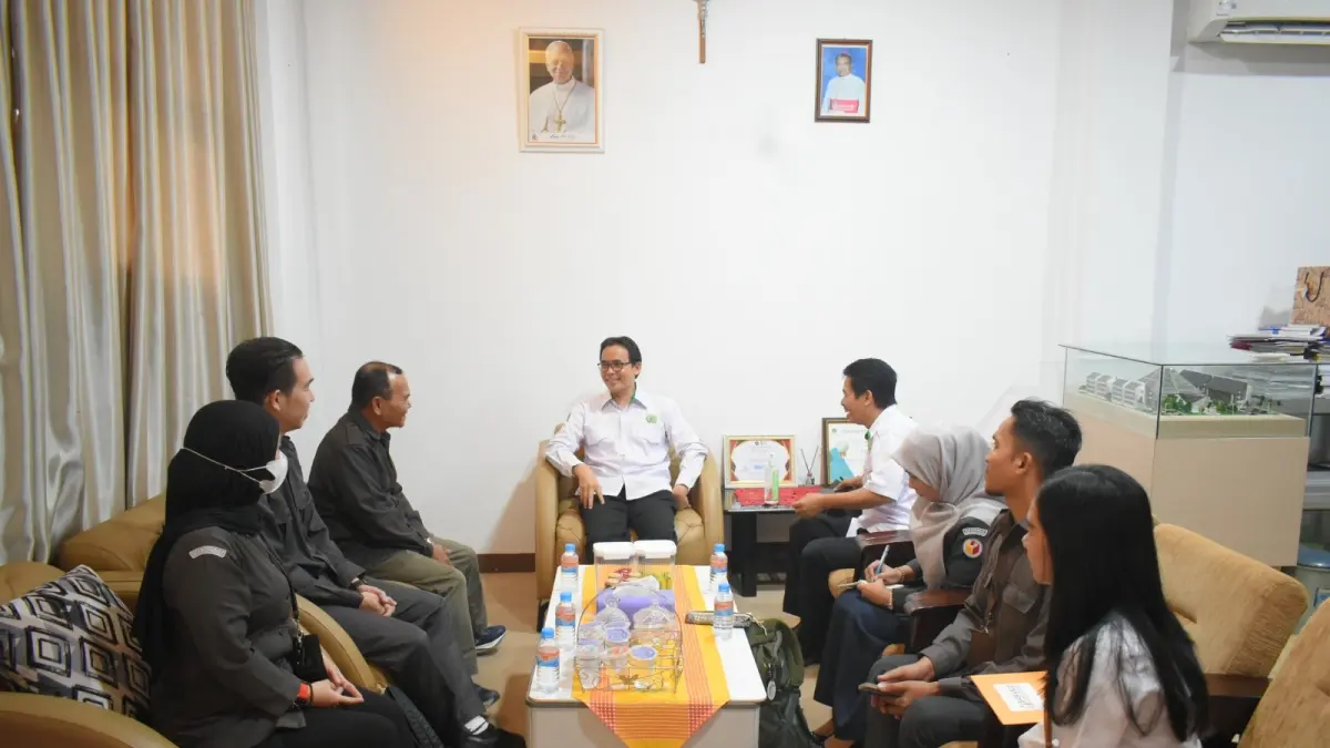 Sejumlah perwakilan Bawaslu Kubu Raya melakukan audiensi dengan STAKatN Pontianak untuk memperkuat pengawasan partisipatif dan membahas perpanjangan kerja sama, Selasa (28/4).