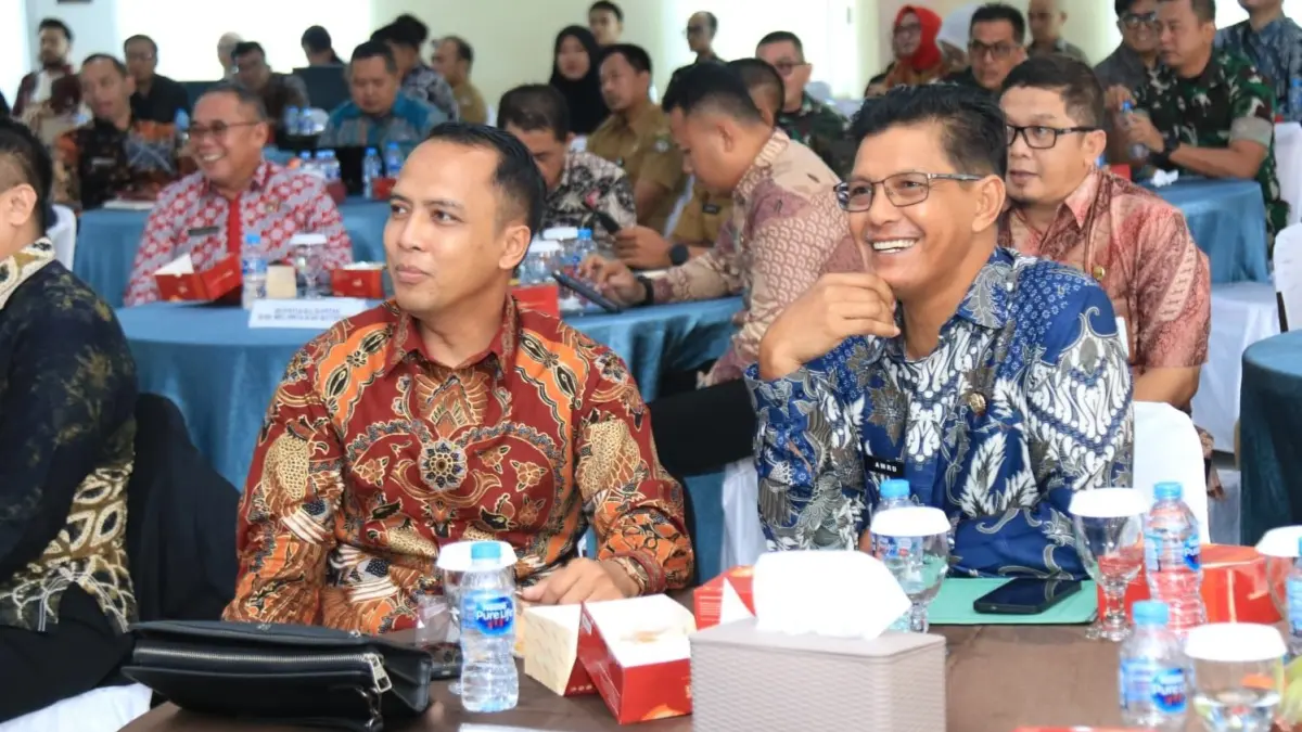 Wakil Bupati Kayong Utara, Amru Chanwari, menghadiri Rapat Koordinasi (Rakor) Gugus Tugas Reforma Agraria (GTRA). (PROKOPIM KKU)