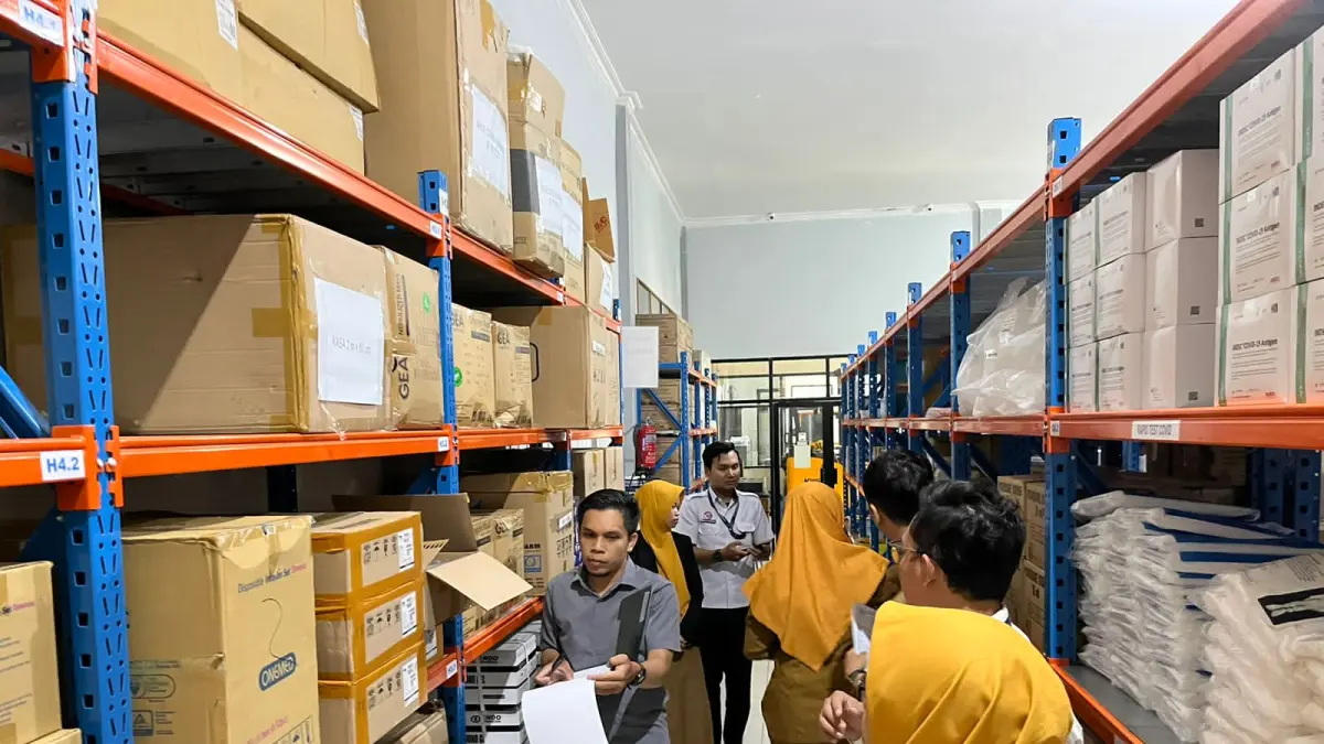 Aktivitas pelayanan kesehatan di Kapuas Hulu di tengah keterbatasan anggaran obat.