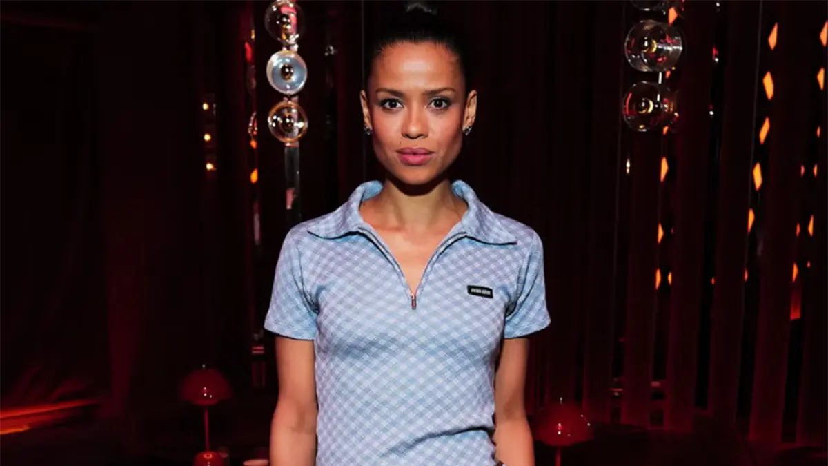 Polo shirt dengan zipper atau retsleting. (GETTY IMAGES)