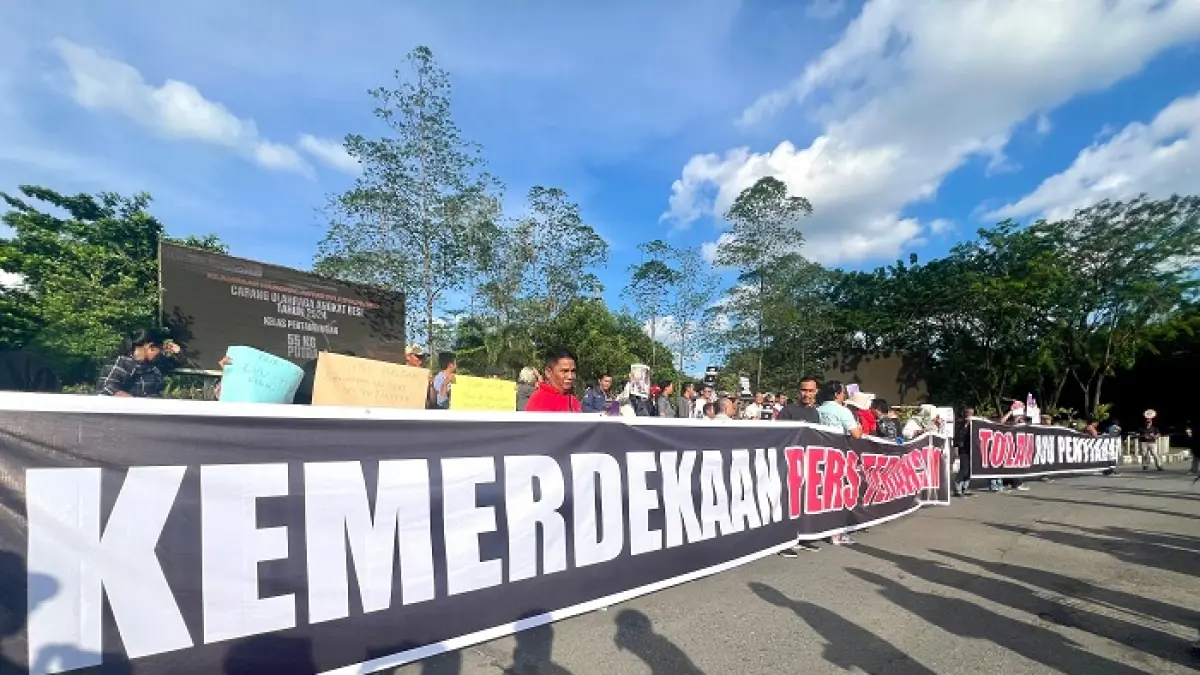 AKSI : Salah satu aksi memperingati hari kemerdekaan pers di Indonesia (DOC JAWA POS) 