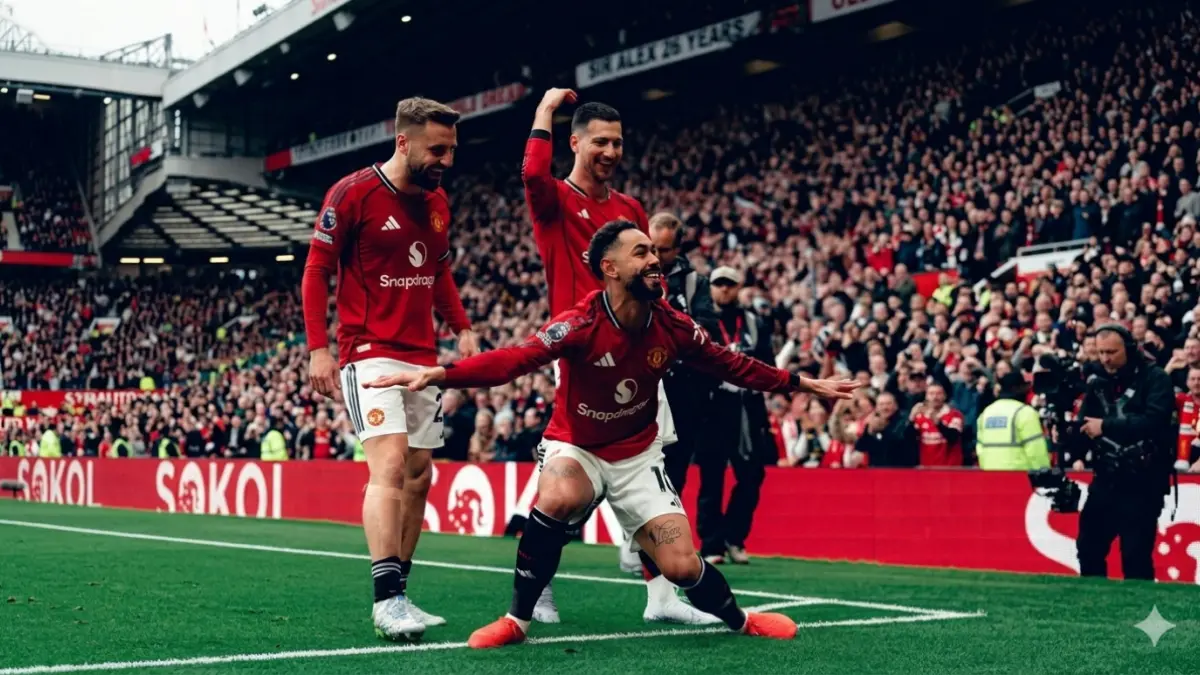 Cunha berselebrasi joget khasnya setelah mencetak gol ke gawang Liverpool (3/5). (DOK.MU)