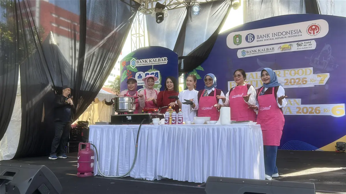 Pembukaan Kalbar Food Festival ke-7 yang dirangkaikan dengan Saprahan Khatulistiwa ke-6, Minggu (3/5). (Adpim Pemprov Kalbar)