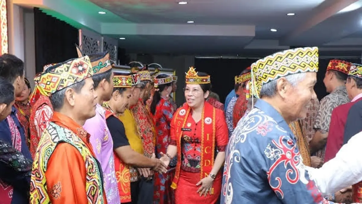 Wali Kota Singkawang, Tjhai Chui Mie saat menghadiri pelantikan pengurus DPD ICDN Kota Singkawang periode 2025–2030.