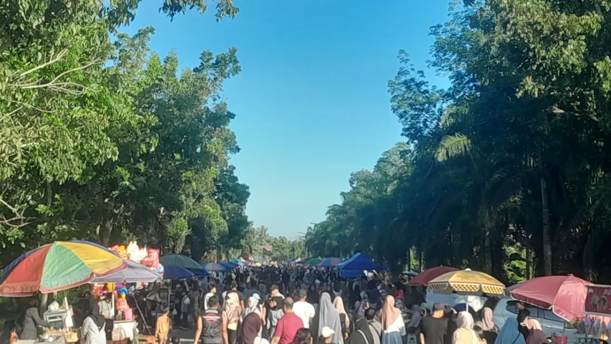 Warga ramai datang ke area CFD Sambas pada Minggu 3 Mei. (ISTIMEWA)
